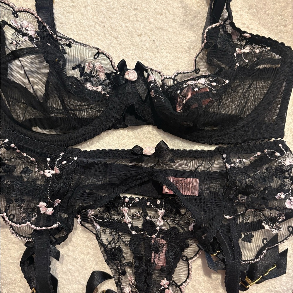 Agent Provocateur Black Floral Lace Bra Set